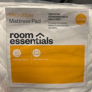NWT room essentials queen mattress pad